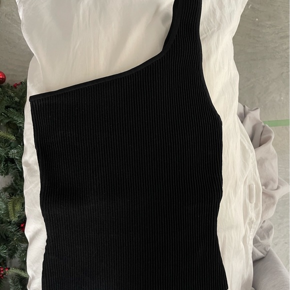 ARITZIA BABATON ONE SHOULDER TOP - Picture 5 of 5